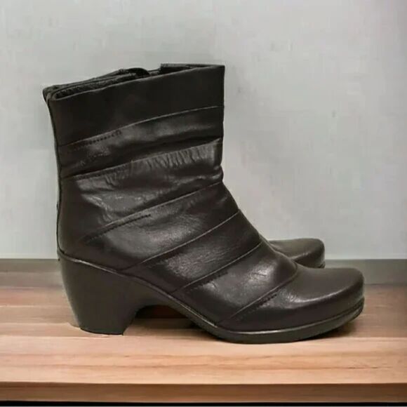 Naot Heeled Comfort Leather Ankle Boots - Picture 1 of 7